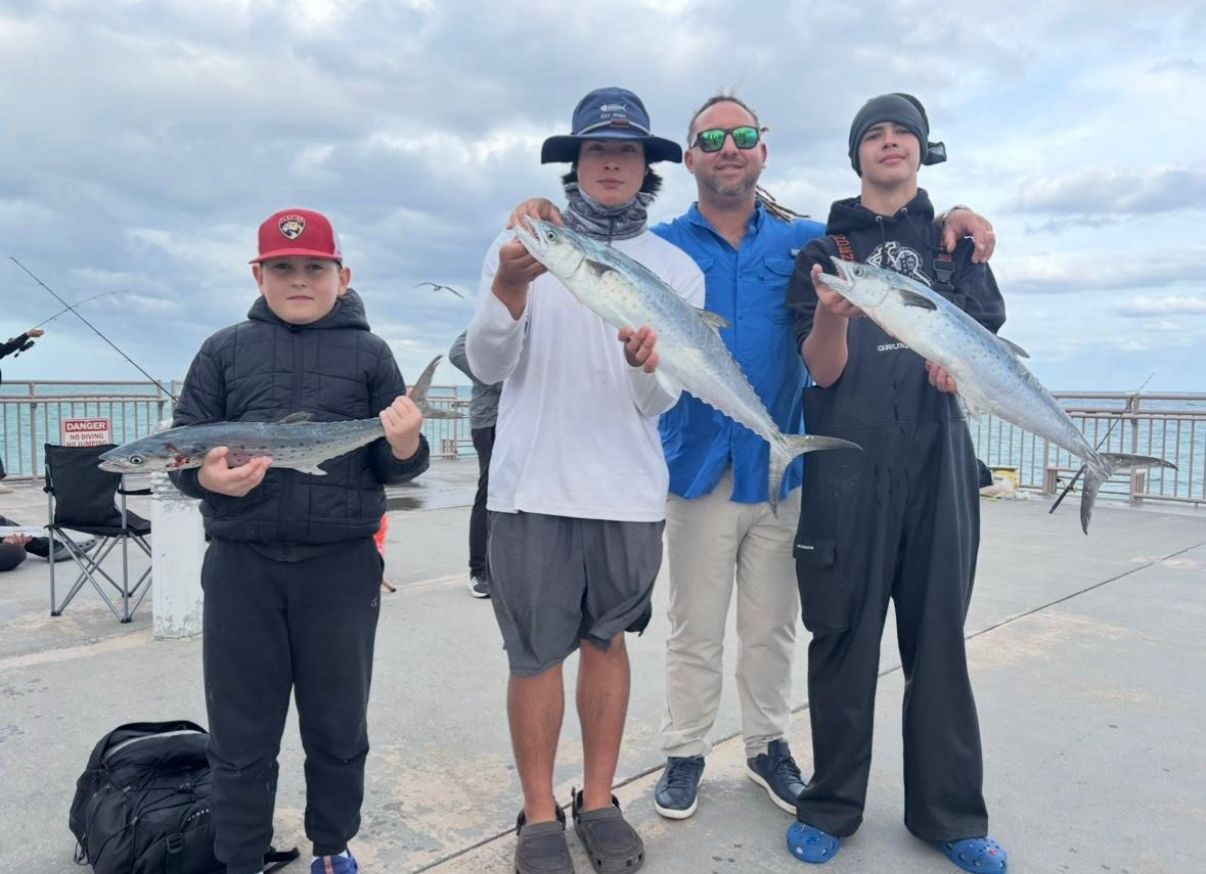 Shannon Bustamante aka Seaweed fishing